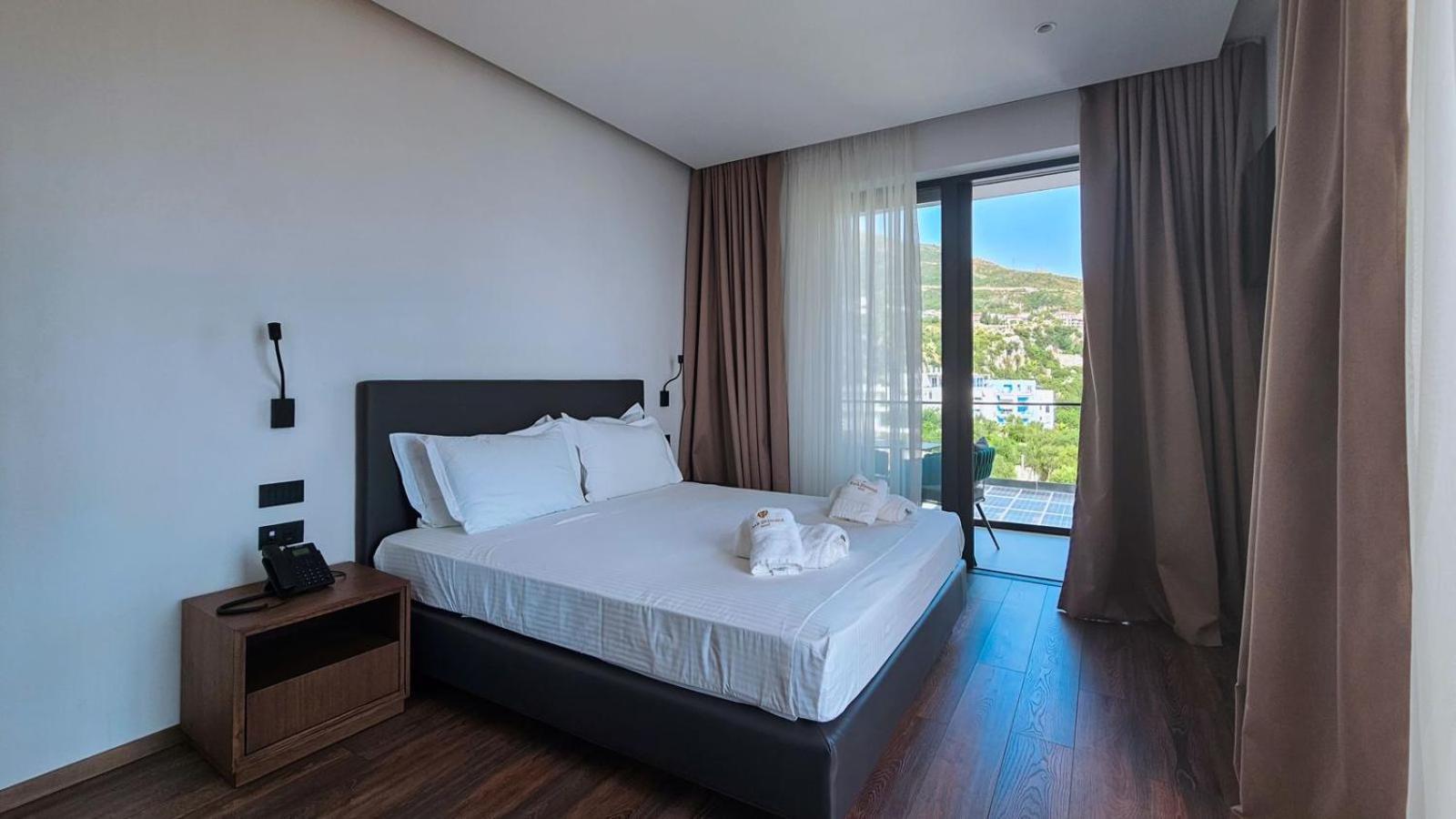 Black Diamond Hotel Dhërmi 外观 照片