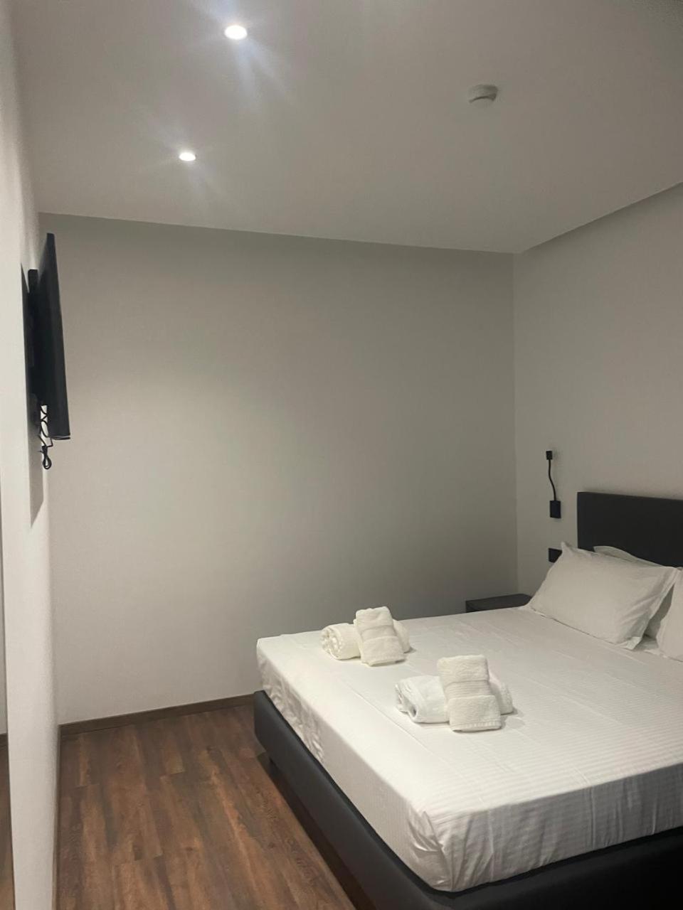 Black Diamond Hotel Dhërmi 外观 照片